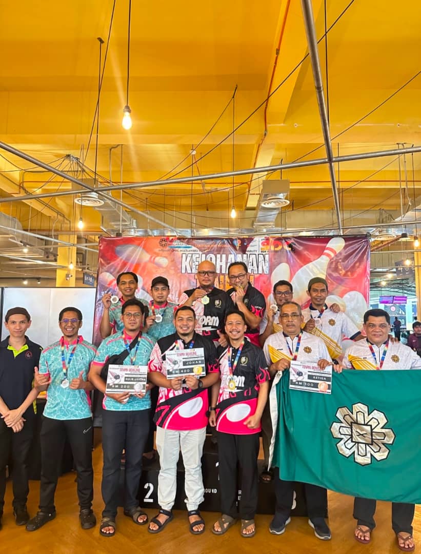 TAHNIAH DAN SYABAS STAF JHEPA ATAS PENCAPAIAN MEWAKILI UMPSA KEJOHANAN TENPIN BOLING IPT PANTAI TIMUR